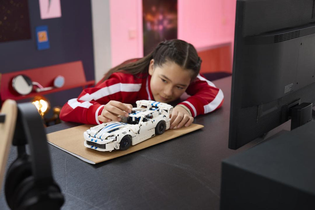 LEGO Technic Dodge Viper GTS-R Sports Car | 42234