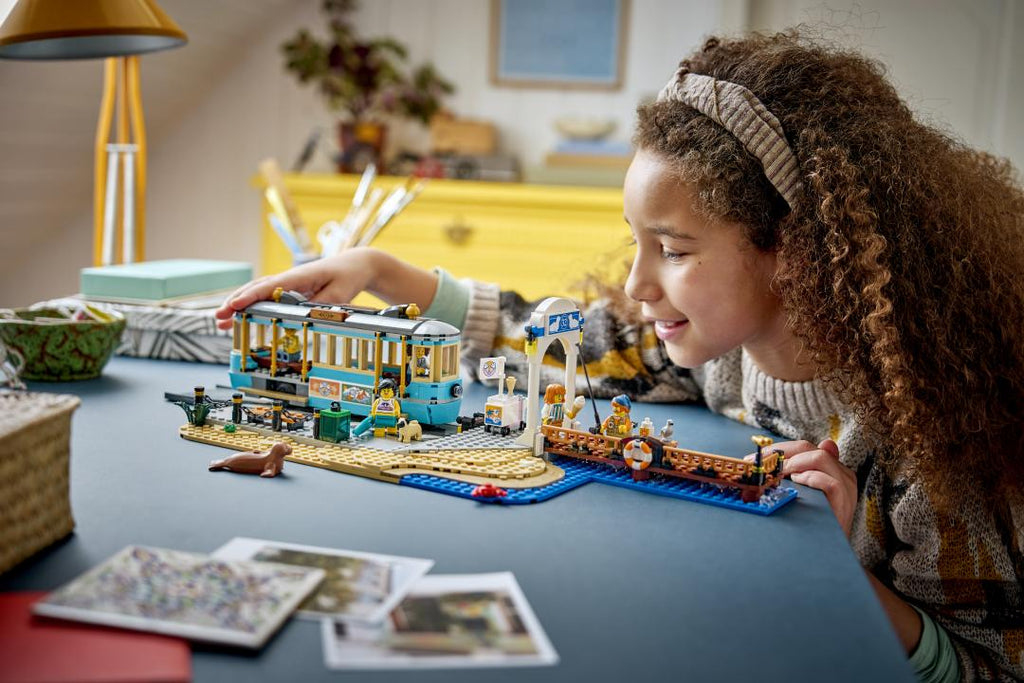 LEGO City Classic Beach Streetcar | 60506