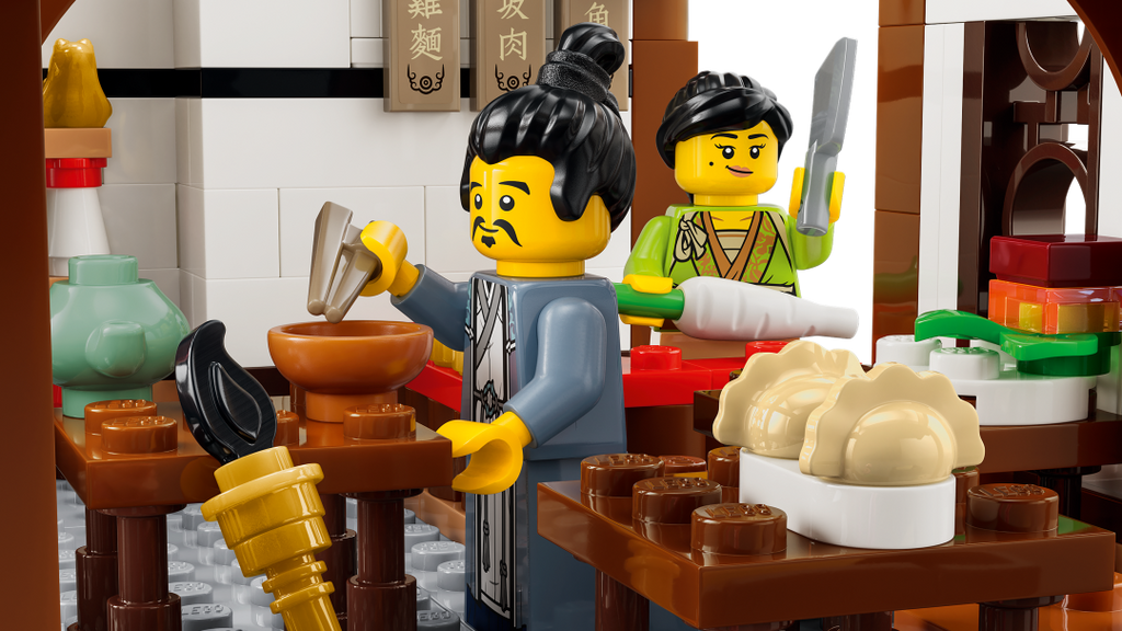 LEGO Iconic Ancient Moon-Gazing Inn | 80121
