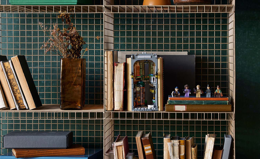 LEGO Icons Sherlock Holmes: Book Nook | 10351