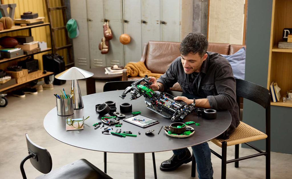 LEGO Technic Aston Martin Aramco AMR25 F1 Car | 42240