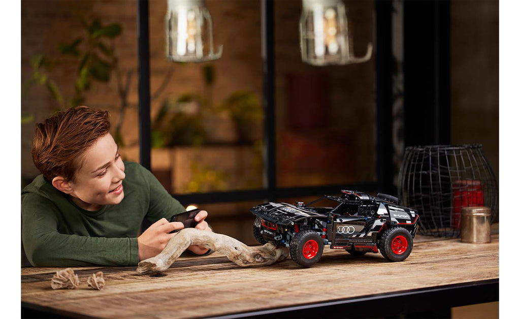 LEGO Technic Audi RS Q e-tron | 42160