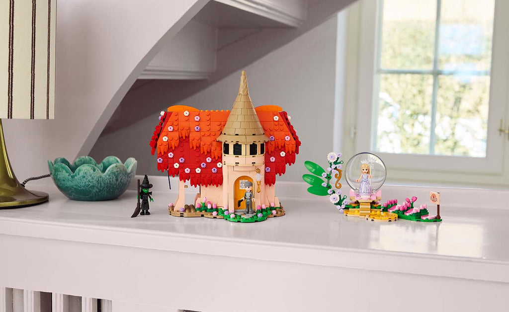 LEGO Wicked Glinda & Elphaba Visit Munchkinland | 75690